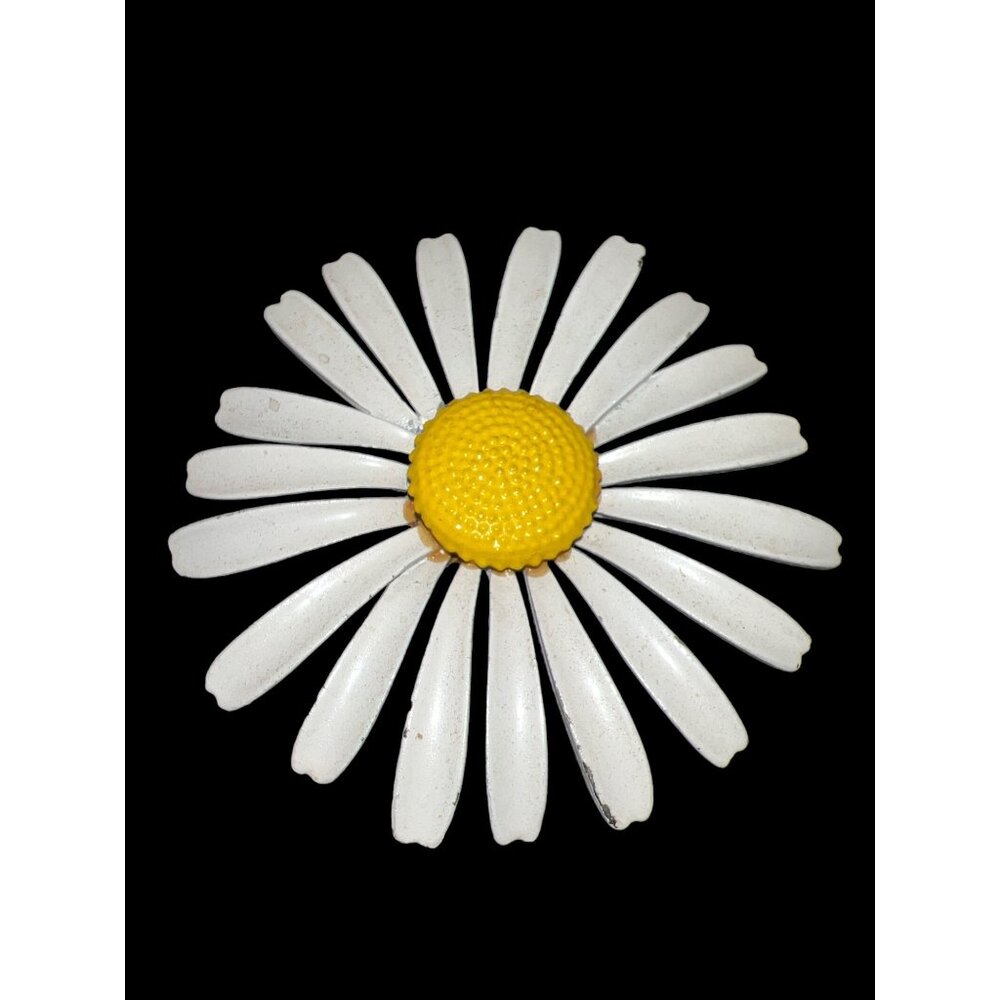 Vintage White Daisy Metal 2.5” Brooch‎ Unbranded 1970s Flower Power Pins